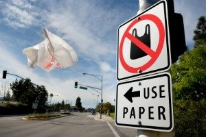 Controverse houleuse sur l'interdiction des sacs en plastique en Europe